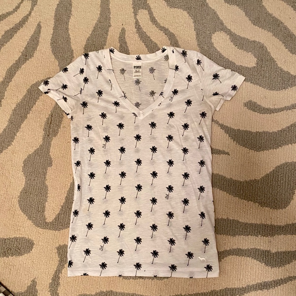 VS PINK T shirt